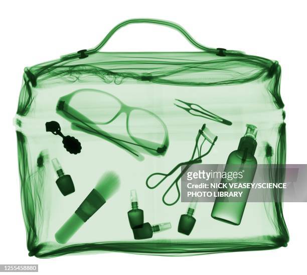 various personal accessories in bag, x-ray - esmalte cosmético - fotografias e filmes do acervo