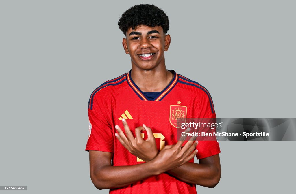 Lamine Yamal Nasraoui Ebana poses for a portrait during a Spain squad