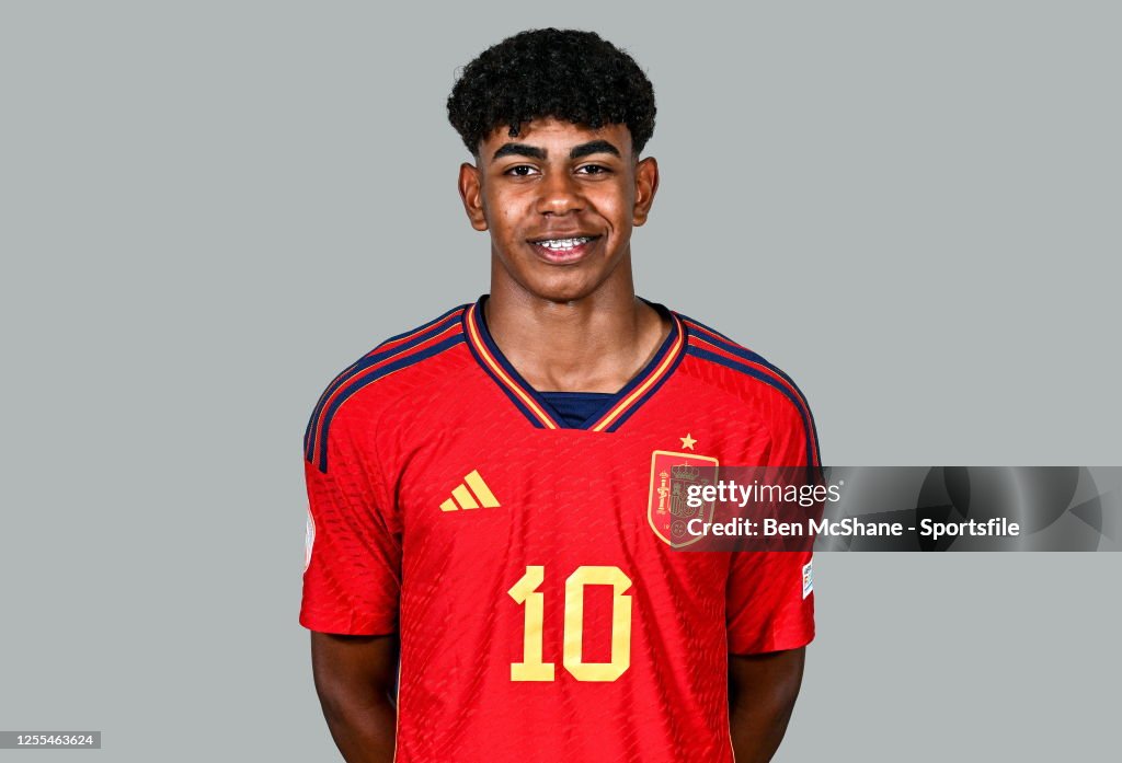 Lamine Yamal Nasraoui Ebana poses for a portrait during a Spain squad