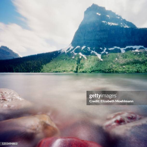 two medicine scenic, montana - lago two medicine montana - fotografias e filmes do acervo