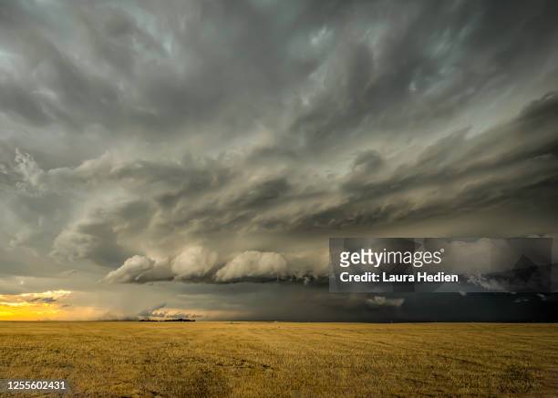 storms on the great plains - great plains fotografías e imágenes de stock