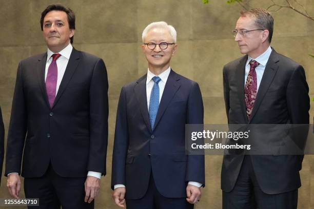 Dario Gil, senior vice president and director of research of International Business Machines Corp. , from left, Kyung Kyehyun, chief executive...