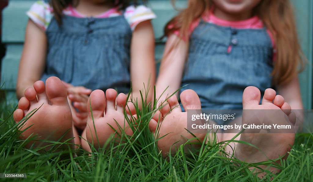 Hi Resolution Toes Twin Toes High-Res Stock Photo - Getty Images
