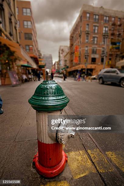 italian flag colors  hydrant - mulberry street stock pictures, royalty-free photos & images