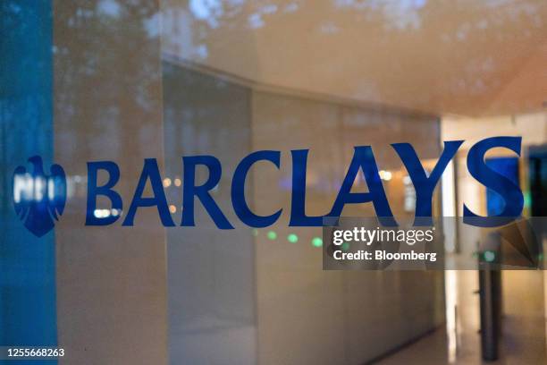 781 Barclays Bank Headquarters Stock Photos, High-Res Pictures, and ...