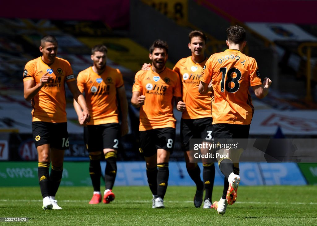 Wolverhampton Wanderers v Everton FC - Premier League