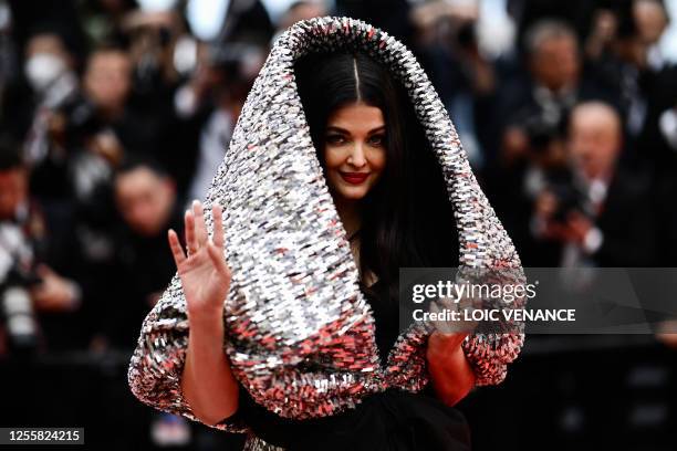 1,648 Indian Actress Aishwarya Rai Bachchan Stock Photos, High-Res ...