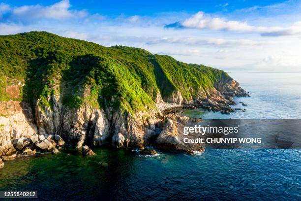 drohnenansicht einer meereslandschaft von tap mun oder grass island in sai kung - hongkong geopark stock-fotos und bilder