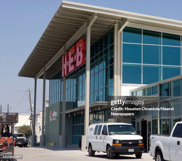 Heb Group 347 Heb Store Stock Photos, High-Res Pictures, and Images - Getty Images