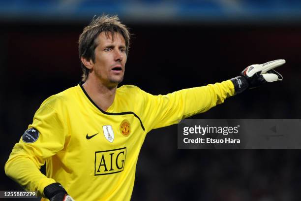 Edwin van der Sar of Manchester United in action during the UEFA Champions League semi final second leg match between Arsenal and Manchester United...