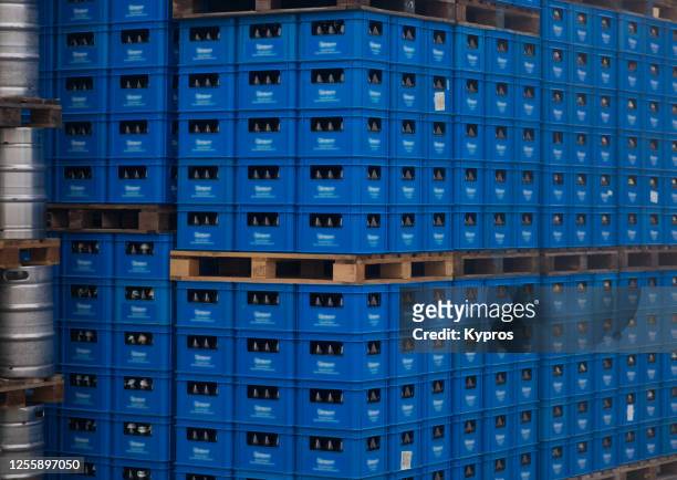 germany, bavaria - crates of beer stacked at brewery - crate - fotografias e filmes do acervo