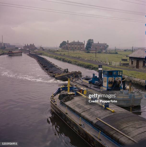 Tom Pudding Way Aire And Calder Navigation Photos and Premium High Res Pictures - Getty ...
