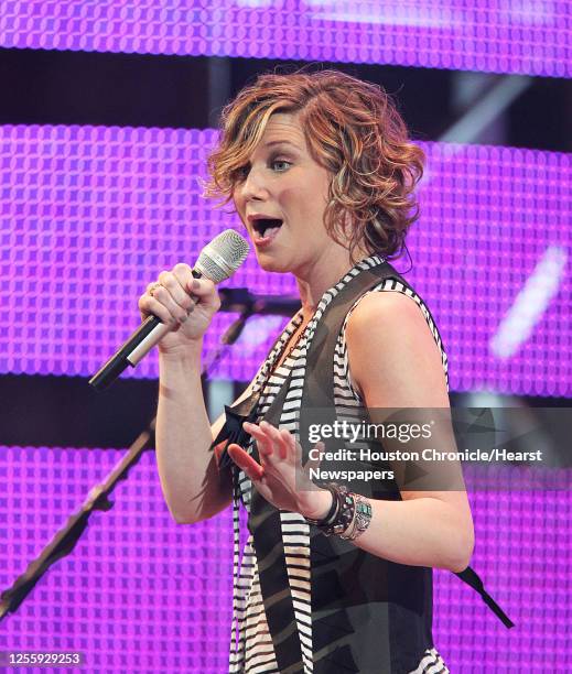 3,164 Jennifer Houston Photos & High Res Pictures - Getty Images