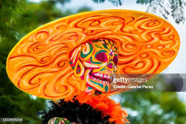 a day of the dead statue in mexico city - la catrina stock-fotos und bilder