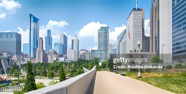 chicago downtown skyline - chicago finance stock-fotos und bilder