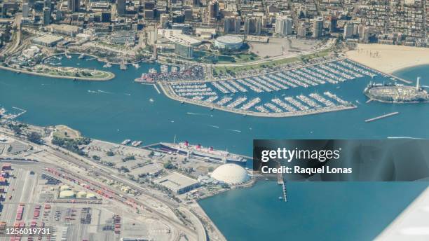aerial view of port of long beach with the los angeles river emptying into the pacific ocean - 42nd toyota grand prix of long beach press day stockfoto's en -beelden