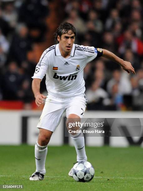 Raul of Real Madrid in action during the UEFA Champions League Round of 16 first leg between Real Madrid and Liverpool at the Estadio Santiago...