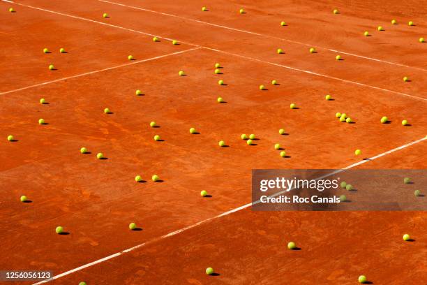 tennis balls - tennisser stockfoto's en -beelden