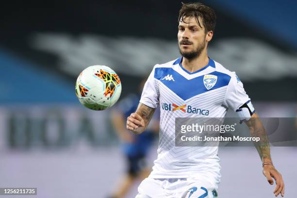 Italian midfielder Daniele Dessena of Brescia Calcio focuses on the ball during the Serie A match between Atalanta BC and Brescia Calcio at Gewiss...