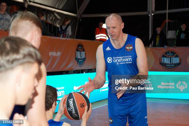 Final Four Ambassadors and former 12 participants from Special Olympics Lithuania participate in the Turkish Airlines EuroLeague Final Four Kaunas...