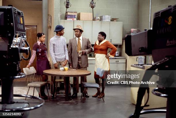 Good Times, a CBS television situation comedy. Premiere episde, February 8, 1974. Pictured from left is BernNadette Stanis , Jimmie Walker , John...