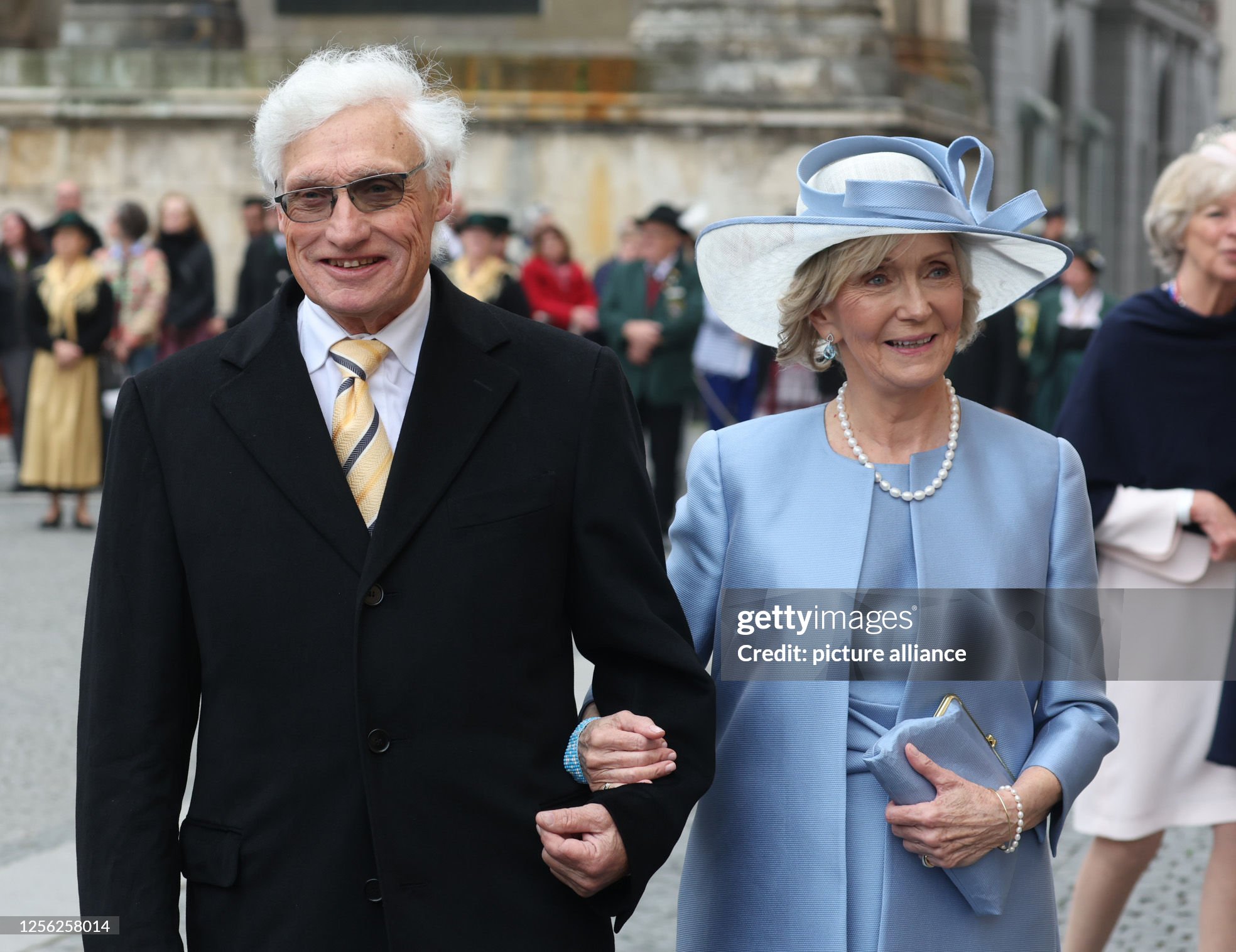 20-may-2023-bavaria-munich-luitpold-prince-of-bavaria-father-of-the-groom-and-veronica-taylor.jpg