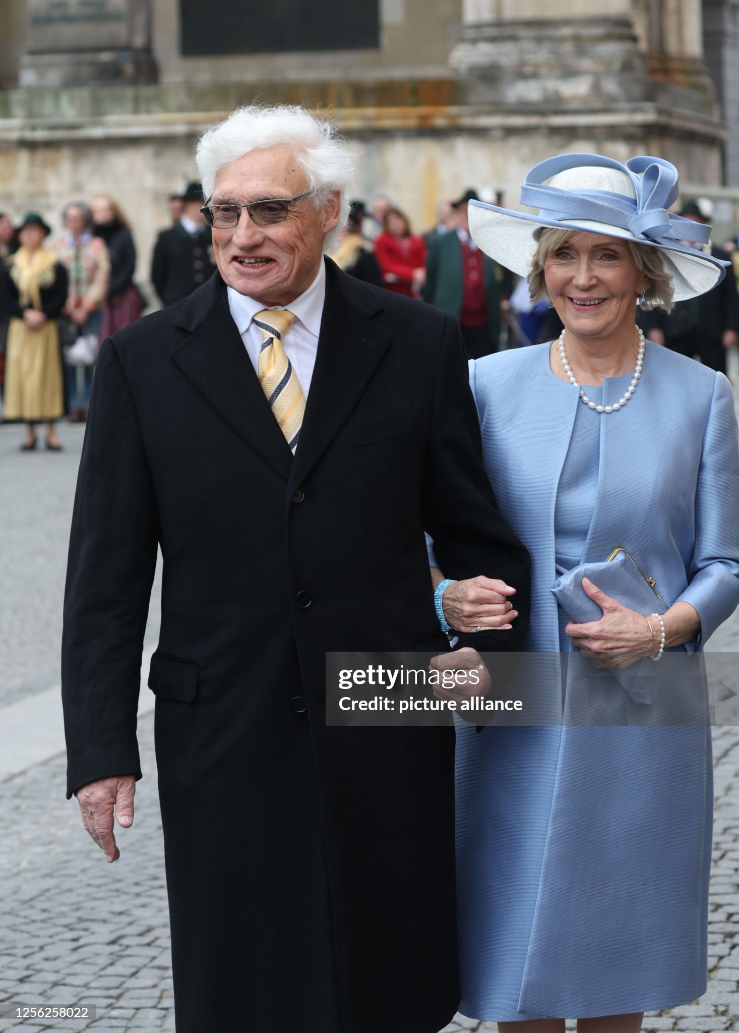 20-may-2023-bavaria-munich-luitpold-prince-of-bavaria-father-of-the-groom-and-veronica-taylor.jpg