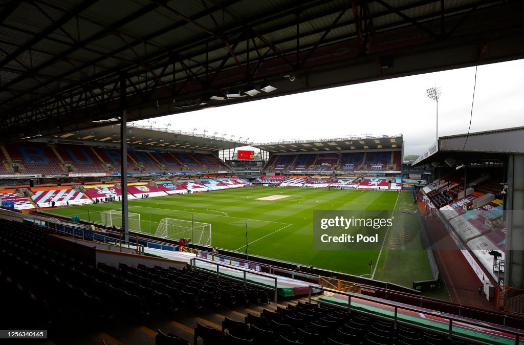 Burnley FC v Wolverhampton Wanderers - Premier League