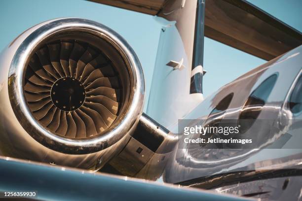 detalj på flygplansmotorn - propeller airplane bildbanksfoton och bilder