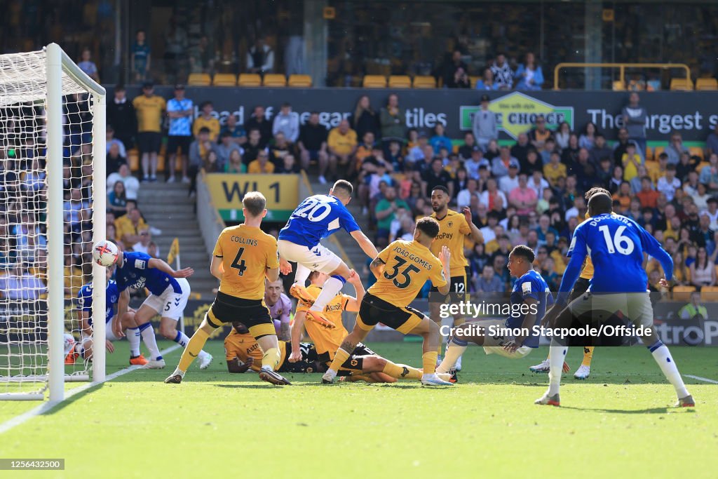 Wolverhampton Wanderers v Everton FC - Premier League