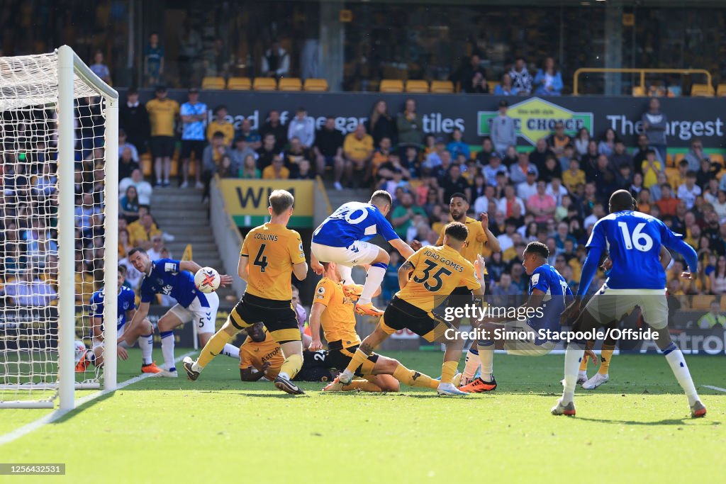 Wolverhampton Wanderers v Everton FC - Premier League