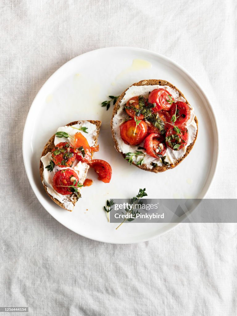 Bruschetta, Bruschetta mit Kirschtomaten, Crostini, Bruschetta