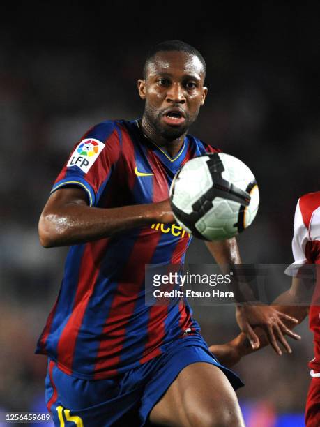 Seydou Keita of Barcelona in action during the La Liga match between Barcelona and Sporting Gijon at the Camp Nou on August 31, 2009 in Barcelona,...