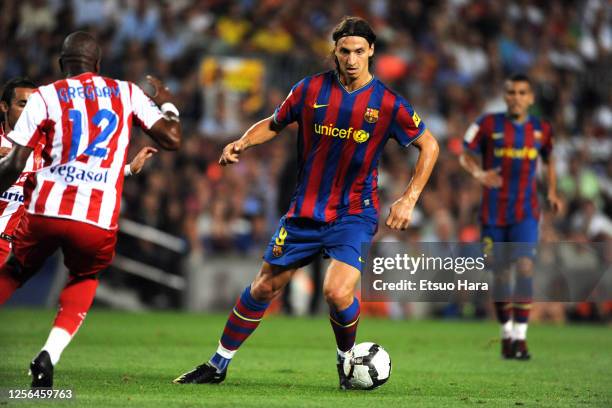 Zlatan Ibrahimovic of Barcelona in action during the La Liga match between Barcelona and Sporting Gijon at the Camp Nou on August 31, 2009 in...