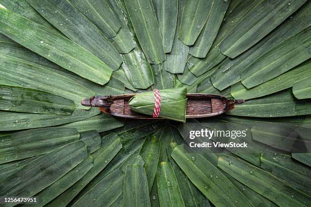 the dragon boat and zongzi - chinese celebrate the dragon boat festival fotografías e imágenes de stock