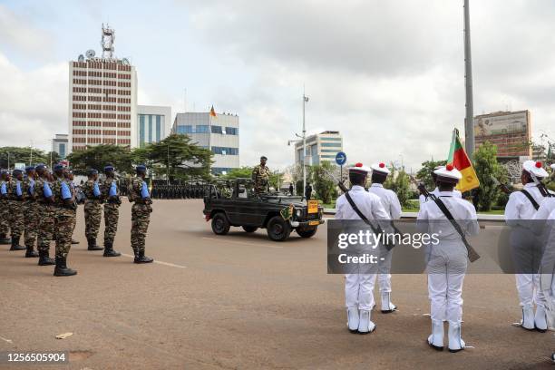 Cameroon Line Photos and Premium High Res Pictures - Getty Images
