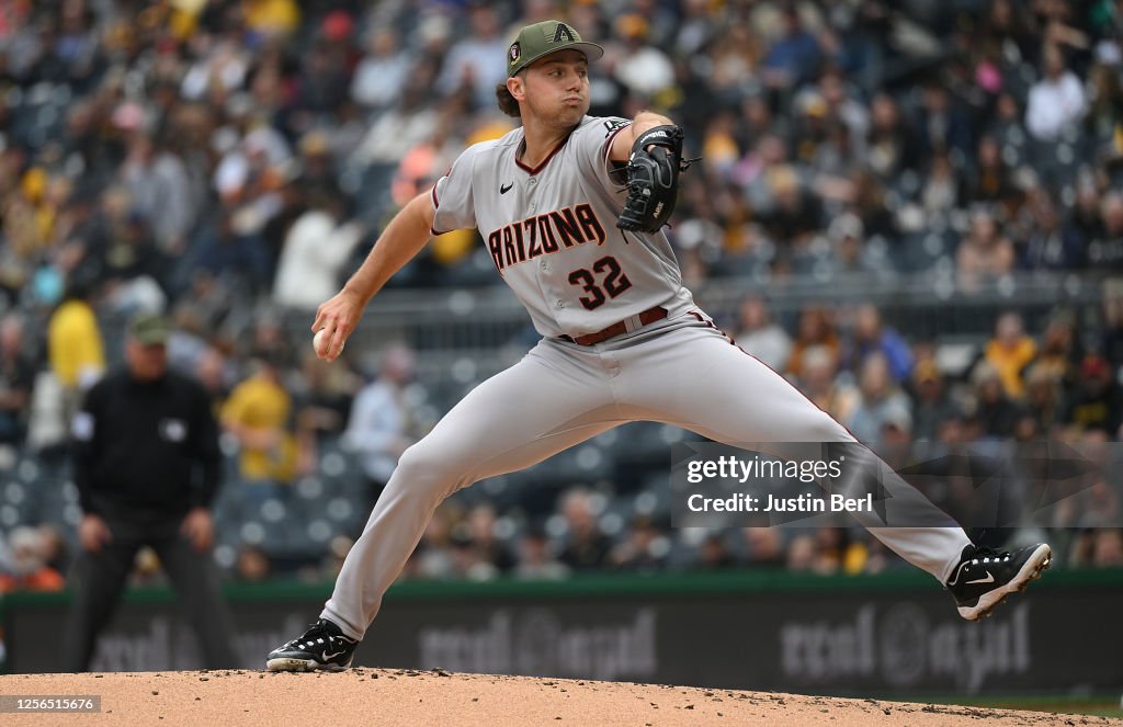 Padaff Diamondbacks Brandon Pfaadt of the Arizona Diamondbacks delivers a pitch in the ...