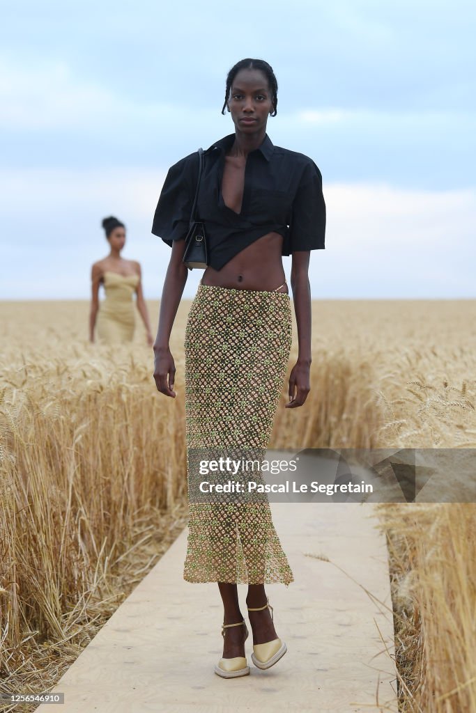 "L'Amour" : Jacquemus Spring-Summer 2021 Show