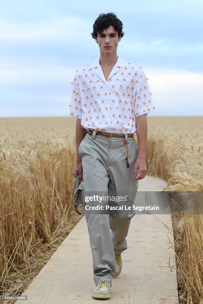 "L'Amour" : Jacquemus Spring-Summer 2021 Show