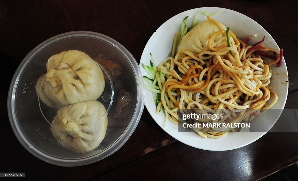 'Pork Noodles in Brown Bean Sauce' in th