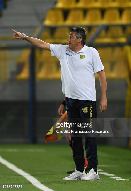 Alfredo Aglietti ChievoVerona coach gestures during the serie B match between SS Juve Stabia and ChievoVerona at Romeo Menti stadium on July 17, 2020...
