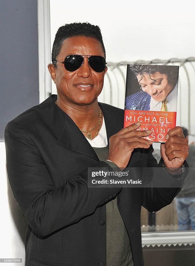 Jermaine Jackson Visits The Empire State Building
