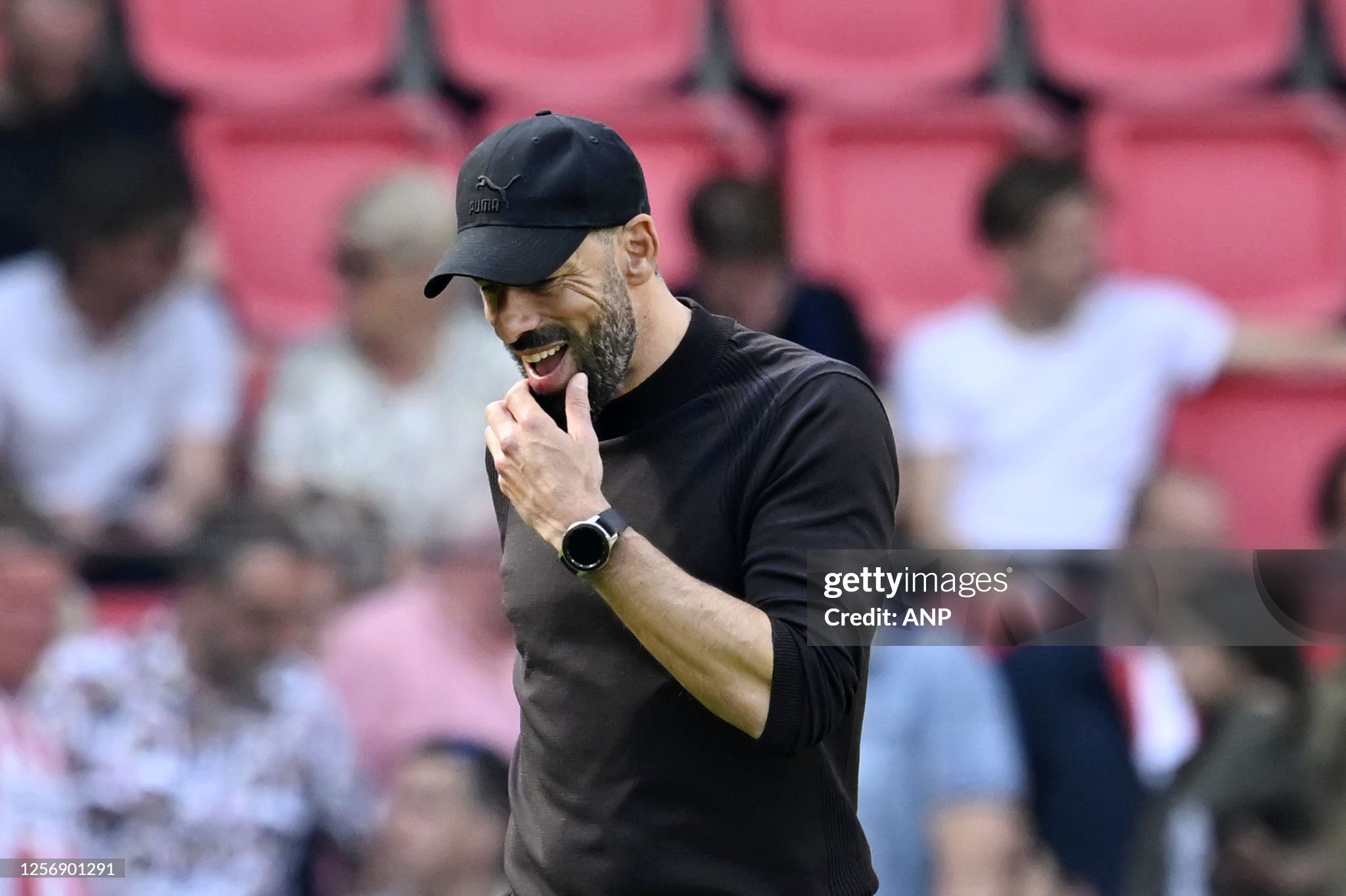 Van Nistelrooij reflects on his interim period and shares positive updates