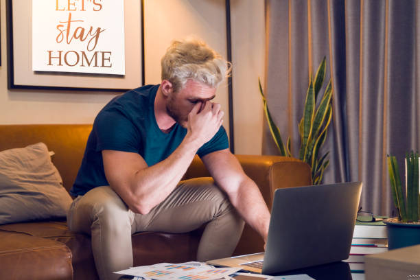 working from home - couch training online stock pictures, royalty-free photos & images