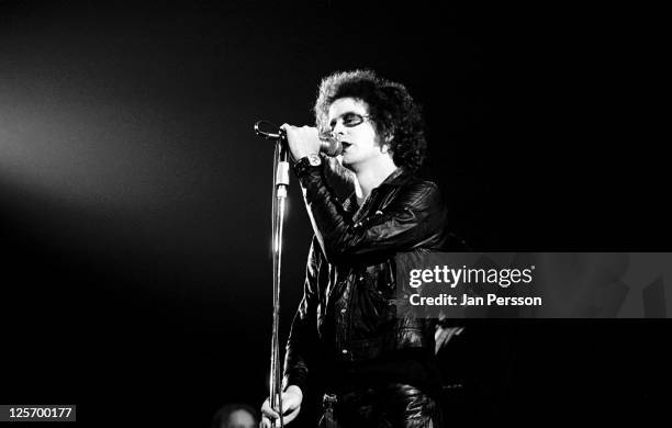 Singer Reed Lou Reed 1973 Photos and Premium High Res Pictures - Getty Images