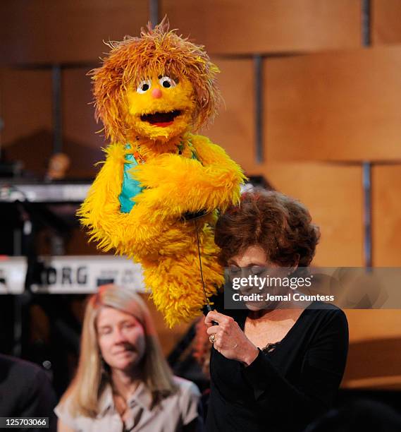 35 Takalani Sesame Photos & High Res Pictures Getty Images