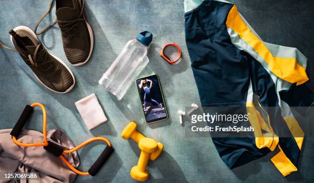 ready for the workout: a flat lay exercise still life, an overhead view - still life not people imagens e fotografias de stock
