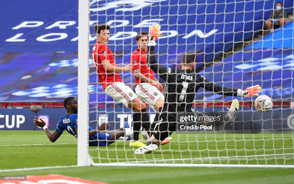 Manchester United v Chelsea - FA Cup: Semi Final