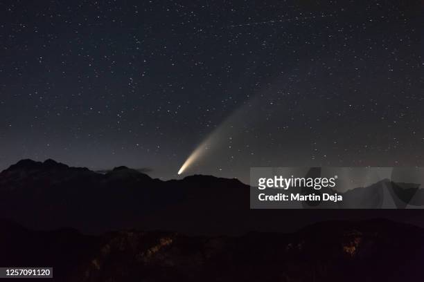 comet neowise - comite foto e immagini stock