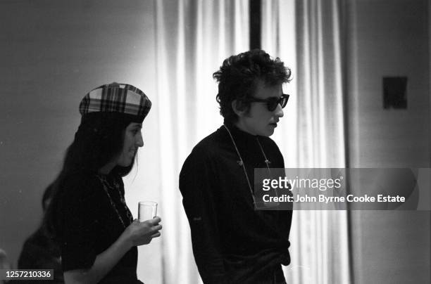 American singer-songwriter, author, and visual artist Bob Dylan and American singer and musician Joan Baez at the Philharmonic Hall, New York City,...